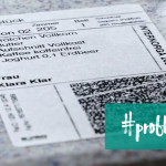 SmartTray ID Etikett mit QR-Code und Speiseninformationen auf einem Tablett